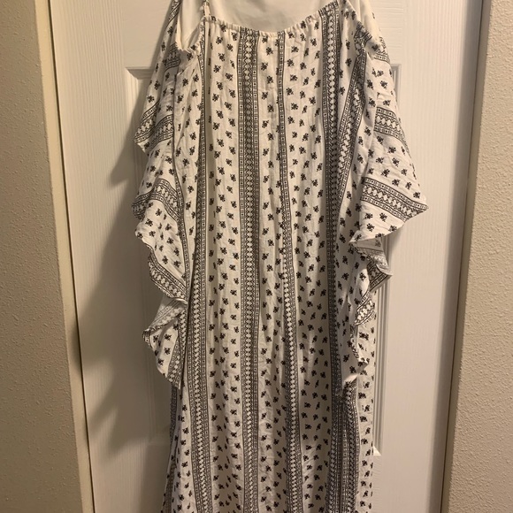 Never Been Worn LIRA MIDI Dress - Picture 2 of 3